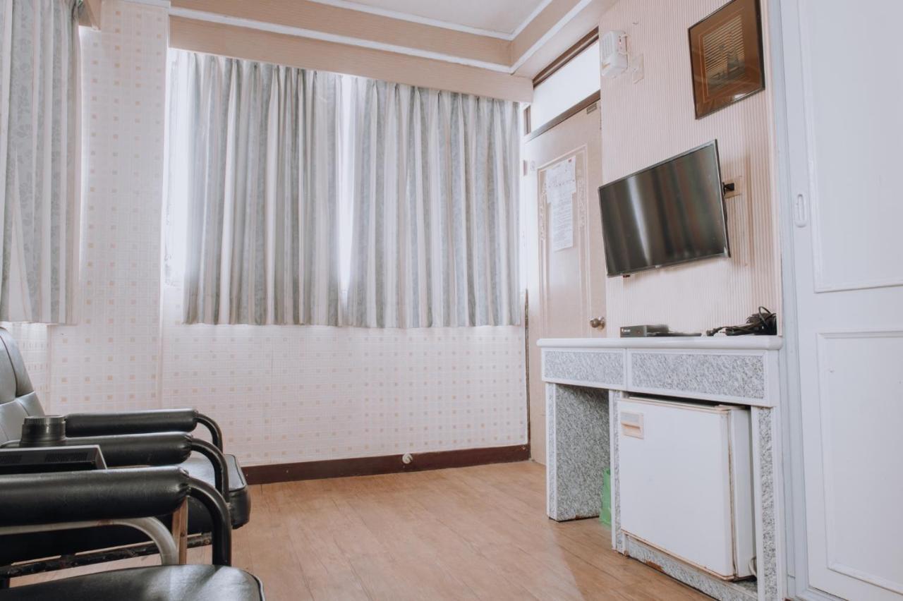 Tong Hsin Hotel Pingtung Buitenkant foto