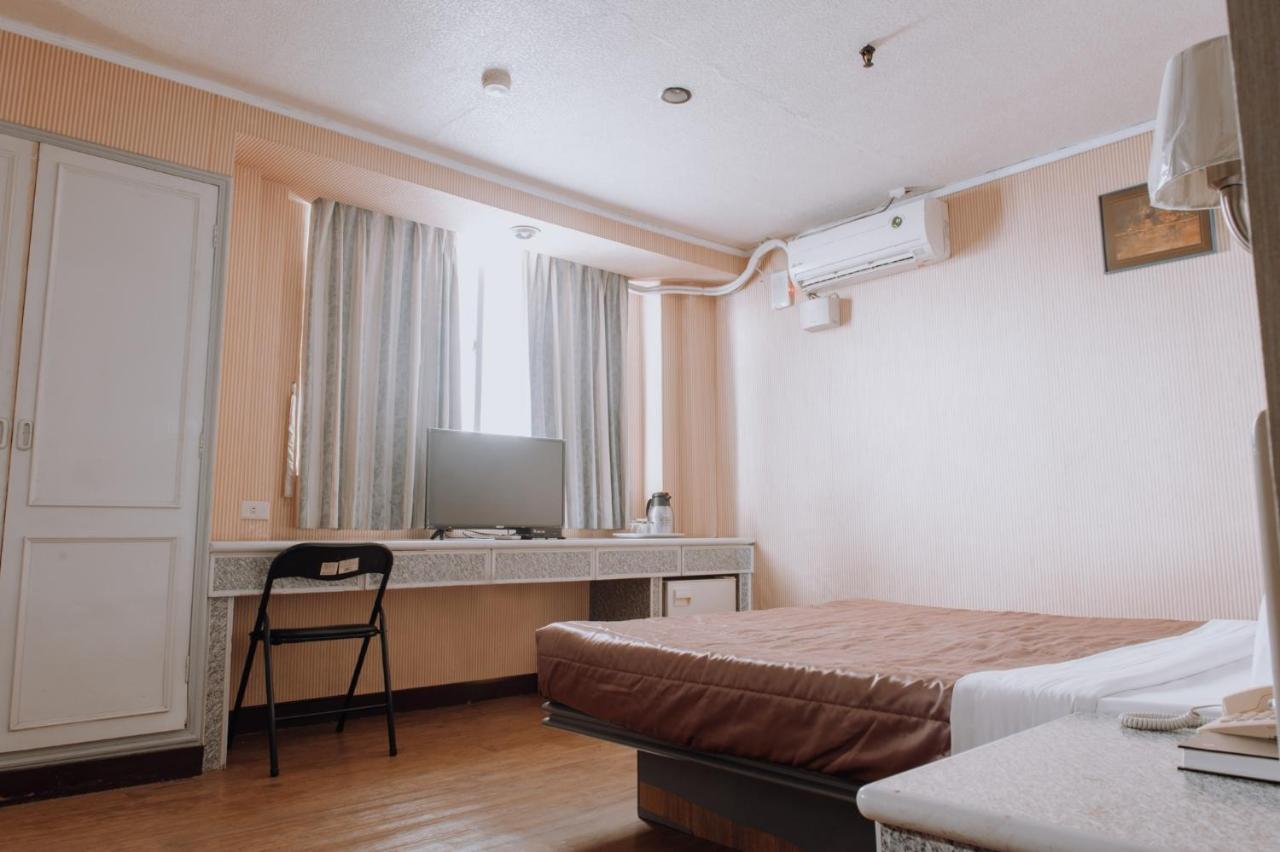 Tong Hsin Hotel Pingtung Buitenkant foto