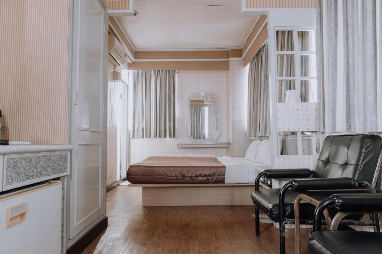 Tong Hsin Hotel Pingtung Buitenkant foto