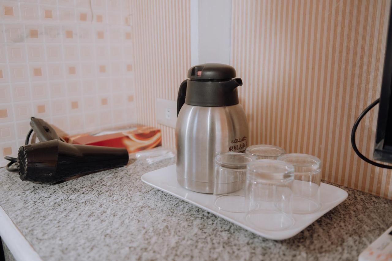Tong Hsin Hotel Pingtung Buitenkant foto